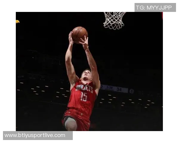 火箭队训练氛围愉快亚当斯谢泼德申京欢声笑语共度时光