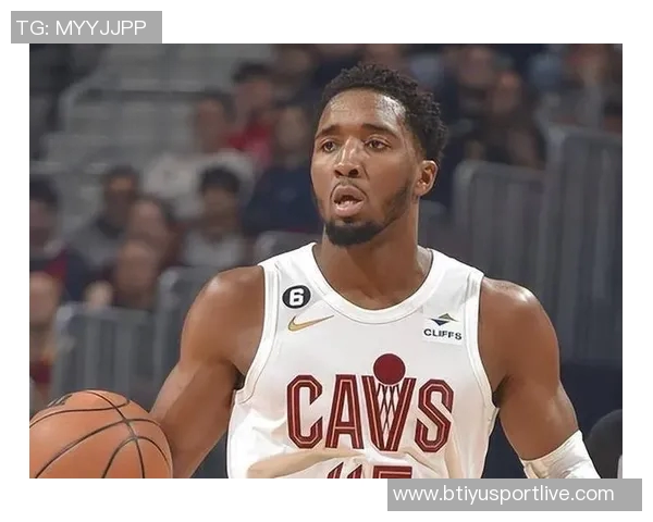 米切尔第三节伤退仅得15分2板2助球迷心痛不已遗憾难忍